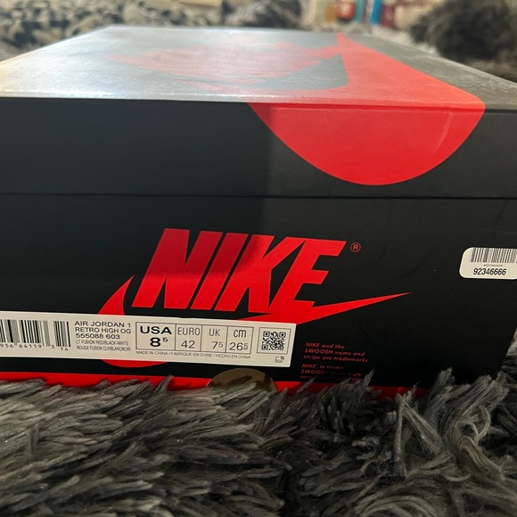 Jordan Retro 1s - Picture 2 of 9